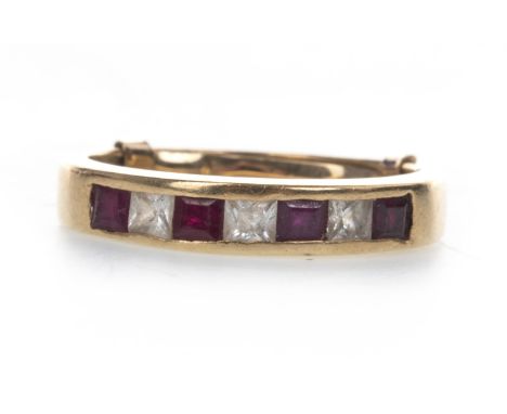 RED AND WHITE GEM SET RING, set with alternating red and white gems, unmarked, size J, 2g