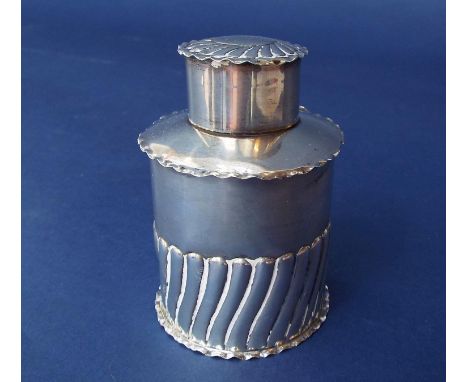 A cylindrical silver caddy, with half fluted decoration, maker Deakin &amp; Francis, Birmingham 1903, 9 cm high, 2 oz 