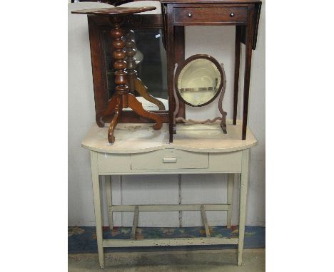 A Victorian mahogany occasional table of circular form raised on turned bobbin pillar and shaped tripod, a small oak drop lea