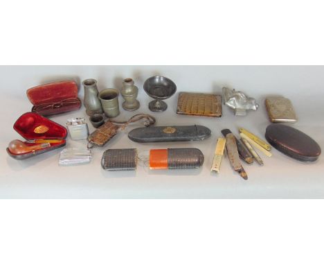 A box of various cabinet/bijouterie items to include metal wares, a silver mounted crocodile skin purse, silver collared pipe