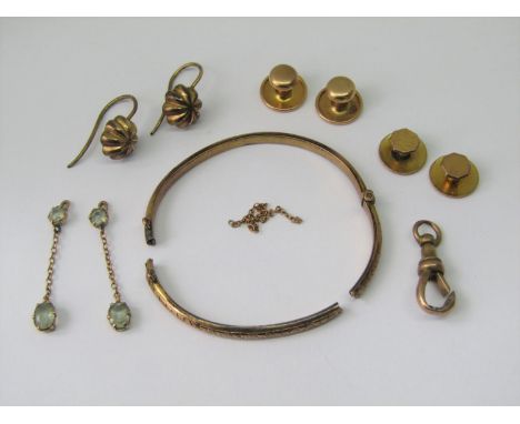 Mixed collection of antique gold / yellow metal jewellery comprising a pair of 15ct dress studs, a further 9ct pair with engi
