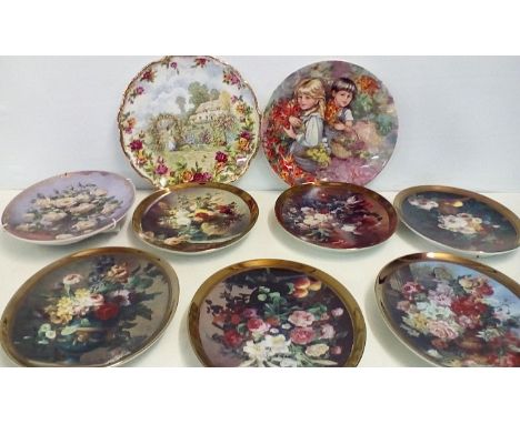 Group of cabinet plates to include Royal Albert and Royal Worcester 