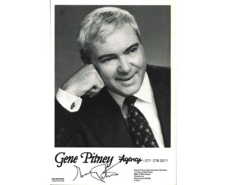 Gene Pitney (1940-2006) 1960s Singer Signed Promo Photo . Good condition. All autographs come with a Certificate of Authentic