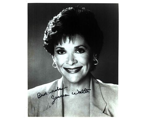 Jessica Walter (1941-1921), a signed 10x8 inch photo. An American actress who appeared in more than 170 film, stage, and tele
