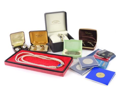 A small quantity of modern costume jewellery and effects, to include a Rotary ladies wristwatch, on stainless steel strap, wi