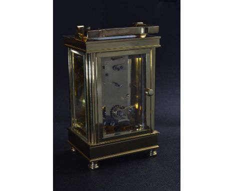David Peterson brass cased 8 day carriage clock, height 15.8cm, with key & fitted card box 