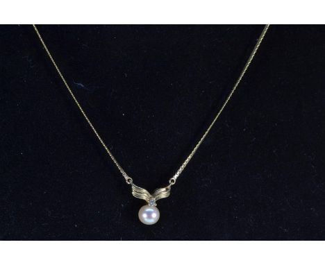 9ct gold, cultured pearl & diamond pendant necklace, circumference 430mm, 3.6 grams 