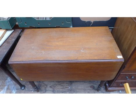 Mahogany drop leaf sofa table on turned legs, fitted single and dummy drawer