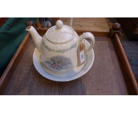 Cream ground Royal Doulton Fairfield part tea and dinner service including tea pot, 6 dinner, dessert and side plates etc (23