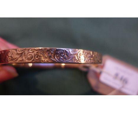 9ct gold bangle (18gms)