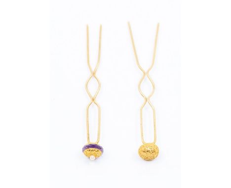 Lebolt &amp; Company New York/Chicago two yellow metal hair pins, both with round domed terminals, one with faceted amethyst 