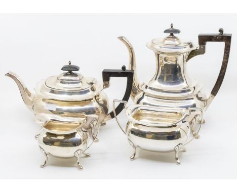 A Georgian style Walker & Hall silver tea service comprising, tea pot, water jug, sugar bowl and cream jug, Georgian style wi