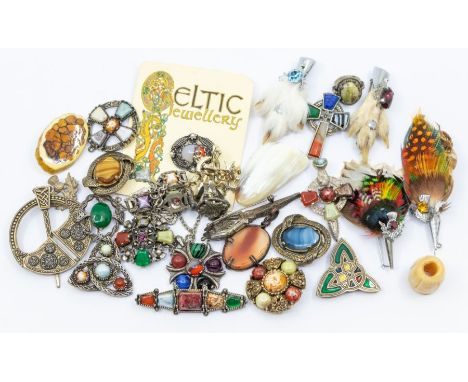 A collection of vintage Scottish themed costume jewellery to include paste set brooches including 'Miracle' versions, along w