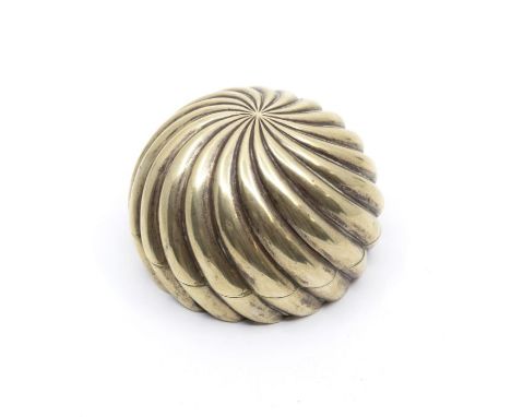 An EPNS travelling inkwell, swirling lobed hinged cover opening to reveal spring hinged inkwell, approx&nbsp;