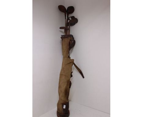 A Set Of Vintage Golf Clubs And Garden Croquet Set ( AF) 