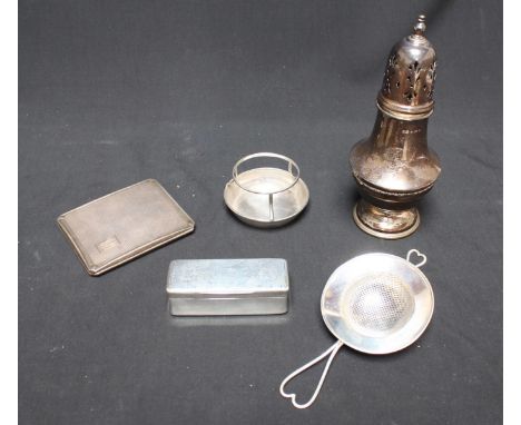 A silver sugar sifter, together with a silver tea strainer, a Continental silver snuff box and a silver calling card case. 14