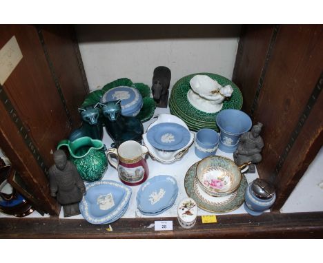 SECTION 28. A collection of ceramics including a Royal Worcester cherub dish, a pair of Poole pottery cats, and a quantity of