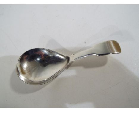 A Georgian silver hallmarked tea caddy spoon