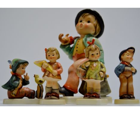 LARGE HUMMEL FIGURINE & 4 OTHER HUMMEL FIGURINE ORNAMENTS     