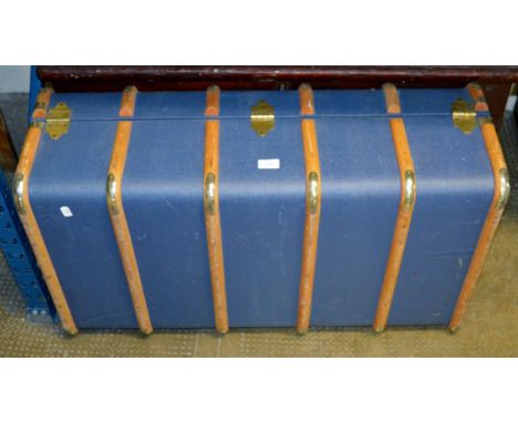VINTAGE TRAVEL TRUNK     