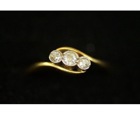 18ct gold ring set with 3 diamonds