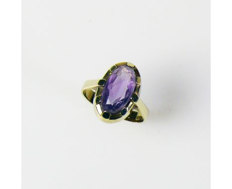 Damenring18ct GG; besetzt mit 1 Amethyst; 3g; Ringgr. 54