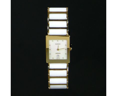 RADO-DamenarmbanduhrPerlmuttdekor; Modell: Diastar; Quarz; Tagesanzeige; Batterie muss ersetzt werden