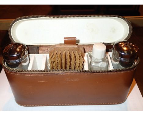 Gents vintage leather cased travel set 