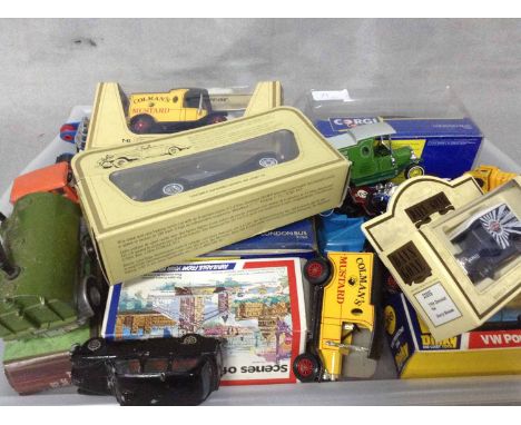 GOOD LOT OF DIE CAST AND OTHER CARSincluding brands such as Corgi, Dinky, and Matchbox