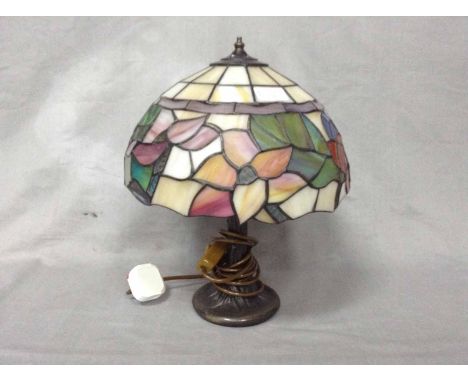 TIFFANY STYLE LAMP