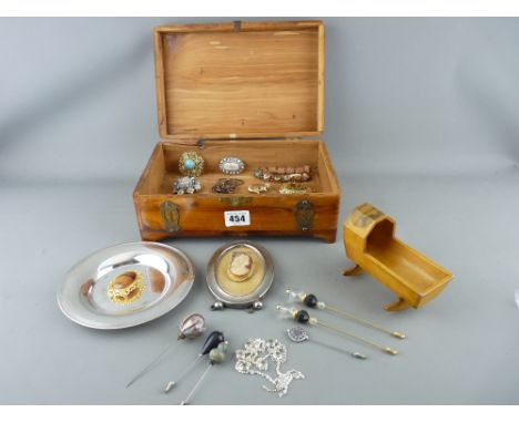 Vintage lidded box and contents including costume jewellery, an EP dish, a good mauchline ware cradle showing Pwllheli etc