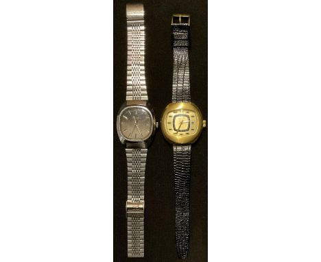 A vintage Sekonda day/date wristwatch; an Orion day/date wristwatch (2) 