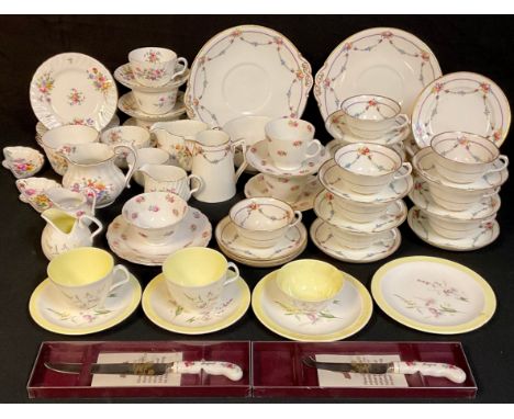 An early 19th century Royal Chelsea China tea service for twelve comprising a pair of cake plates, side plates, cream jug, su