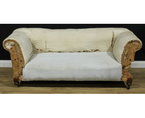 An early 20th century country house Chesterfield club sofa, 73cm high, 187cm wide, the seat 116cm wide and 53cm deep 