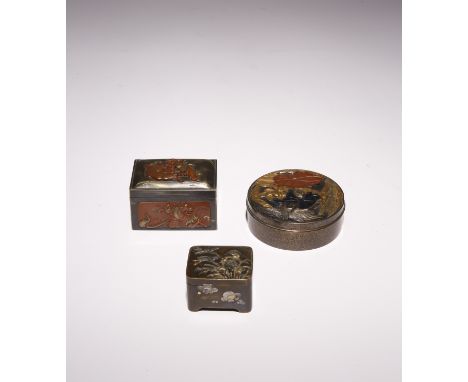 A SMALL COLLECTION OF JAPANESE MIXED METAL BOXES AND COVERS MEIJI PERIOD, 20TH CENTURY The first of circular shape, the lid d