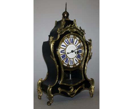 A GOOD 19TH CENTURY FRENCH BRACKET CLOCK, retailed by COUSENS & WHITESIDE, LONDON, ebony case with ormolu mounts, eight day m
