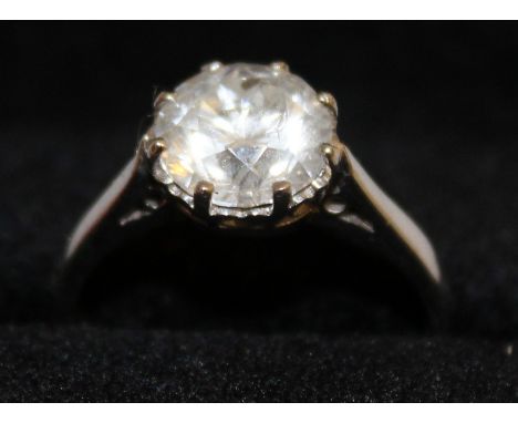 A GOOD SOLITAIRE DIAMOND RING of approx. 2.3cts, set in 18ct white gold.