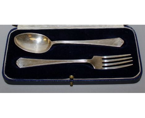 A MAPPIN & WEBB CHRISTENING FORK AND SPOON, cased. Sheffield 1940.