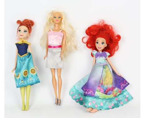 A large quantity of modern plastic jointed dolls including Mattel, Disney and many others, (two boxes)