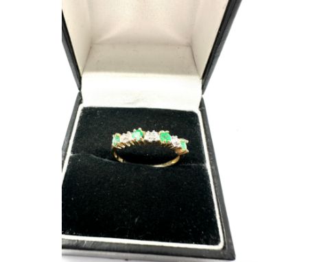 9ct gold diamond &amp; emerald seven stone ring (1.3g) 