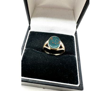 9ct gold bloodstone ring (1.8g) 