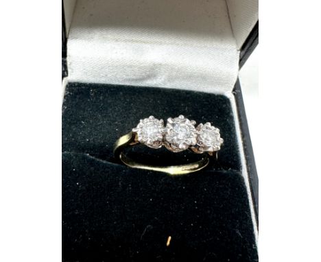 9ct gold diamond three stone ring (2.5g) 0.25ct 