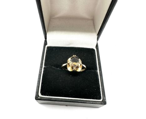 9ct gold smoky quartz solitaire ring (2g) 