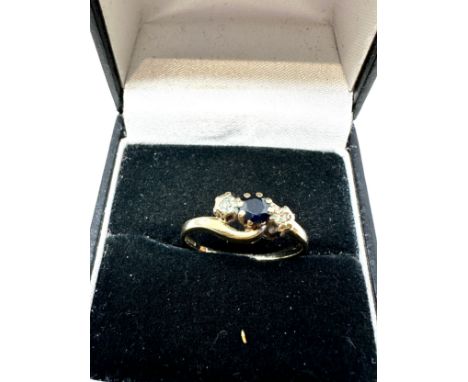 9ct gold diamond &amp; sapphire three stone ring (1.7g) 