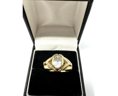 9ct gold clear gemstone solitaire ring (7.7g) 