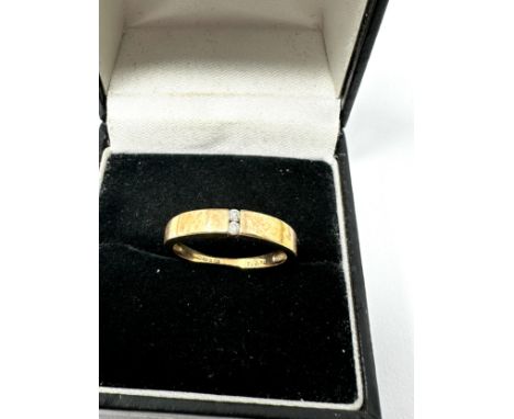 9ct gold  diamond ring (1.6g) 