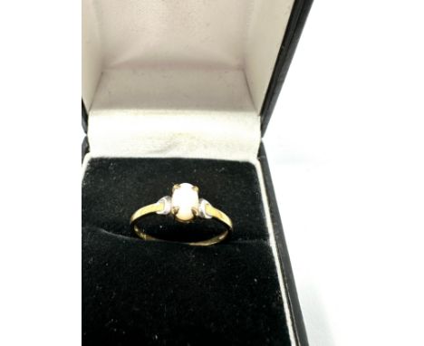 9ct gold mother of pearl ring (1g) 