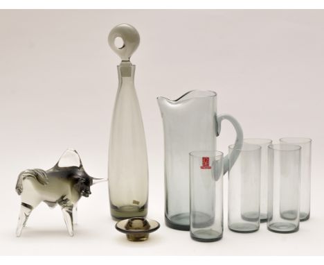 R. Stennett Willson for J. Wuidart & Co. Ltd., London: five lemonade glasses, one with label, a decanter and a jug, height of