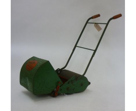 A Webb miniature lawn mower for children, hand operated roller mower with 8" cutter and grass box (Est. plus 18% premium inc.