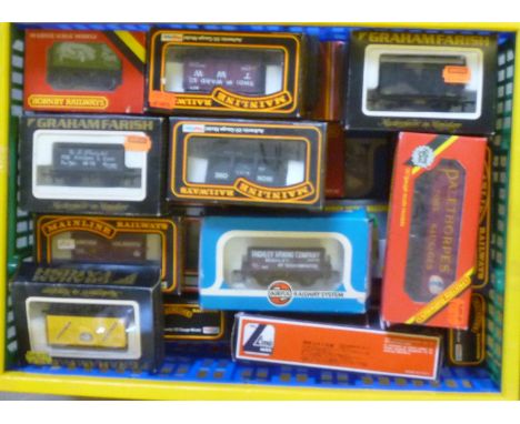 Forty three boxed items of rolling stock by Mainline, Lima, Hornby, Wrenn and others, G-E (Est. plus 18% premium inc. VAT)